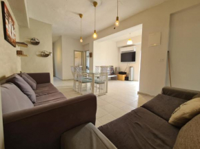 Ben Yehuda Penthouse - פנטהאוז משפחתי מקסים עם גג פרטי וג'קוזי במרכז העיר